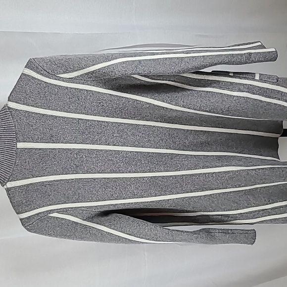 BKE women's meduim cardigan. - Picture 4 of 4